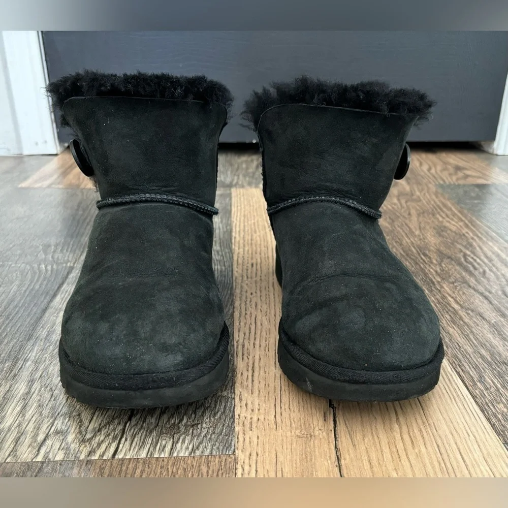 UGG Black Boots Mini Bailey‎ Button II Boot Black Size 9